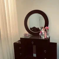 تخت و میز آرایش