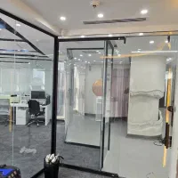 دفترکار با طراحی شیشه ای