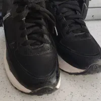 نیم بوت|کفش و لباس بچه|رشت, یخسازی|دیوار