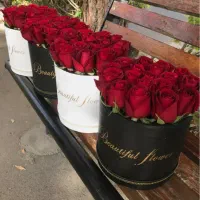 باکس و دسته گل رزهلندی‌ ممتاز باقیمت باورنکردنی