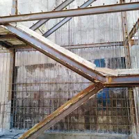 اجرای سقف راه پله بتنی و دستک