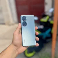 HONOR 90
