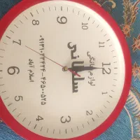 ساعت دیواری و تسبیح