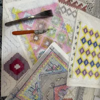 دو عدد دار گلیم چله کشی شده ونخ و ابزار بافت ونقشه|لوازم خیاطی و بافتنی|رشت, گلباغ نماز|دیوار