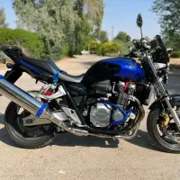 سی بی ۱۳۰۰ سوپر فور