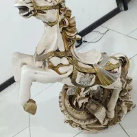 مجسمه اسب