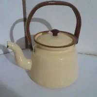 کتری لعابی خیلی قدیمی و ضخیم