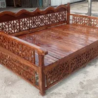 تخت سنتی چوبی ،میز و صندلی