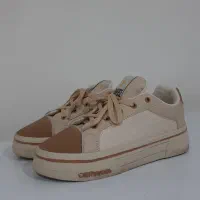 کتونی نو زنانه و دخترانه|کیف، کفش، کمربند|خرمآباد, |دیوار