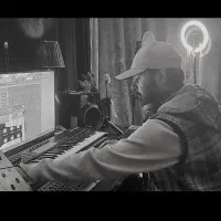 آهنگسازی و تنظیم / میکس و مسترینگ / شعر و ملودی