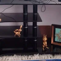 میز تلویزیون شیشه‌ای