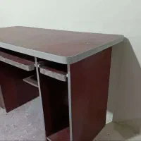 میز کامپیوتر نو و تمیز