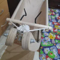 ننو چوبی با تشک ترک و آغوشی سوییسی و قنداق فرنگی|تخت و صندلی بچه|اصفهان, سپاهانشهر|دیوار