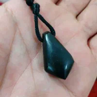 یشم پادزهر عباس اباد عتیقه بشرط اصالت وتست اهنربا