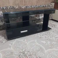 میزتلویزیون شیشه