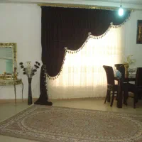 پرده در حد نو به همراه والان