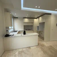 ۷۶متر نوساز دو نبش ( ورودی از لابی ) گیشا