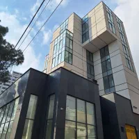 اجاره ۱۲۰۰متر تجاری بر خیابان پاسداران