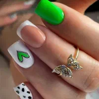 خدمات و آموزش کاشت ناخن ترمیم وتتو بدن و مژه