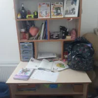 میز تحریر با کتابخانه