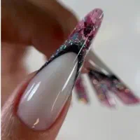 مدل برای‌کاشت‌ناخن‌‌‌‌در‌سنگر