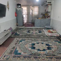 95مترmtr/حیاط اختصاصی/تمیز مرتب*خیابان خیام*