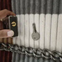قفل   زنجیر|قطعات یدکی و لوازم جانبی|قم, باغ شریفی|دیوار