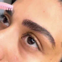 مدل رایگان ابروی طبیعی فیبروز