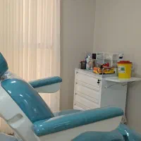 تخت تزریق سه موتوره و صندلی تابوره در حد نو|پزشکی|کرج, اتحاد|دیوار