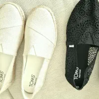 کفش برند toms|کیف، کفش، کمربند|تهران, کامرانیه|دیوار