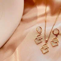 بدلیجات|بدلیجات|هشتگرد, هشتگرد قدیم|دیوار