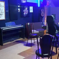 آموزش پیانو گیتار سلفژ تئوری آواز پاپ