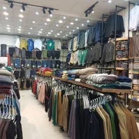 فروشنده خانم باتجربه پوشاک