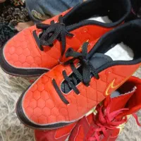 کفش|کیف، کفش، کمربند|مسجد سلیمان, |دیوار