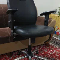 صندلی چرمی جکدار