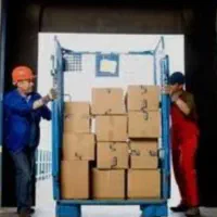 همکار برای بارگیری ماشین