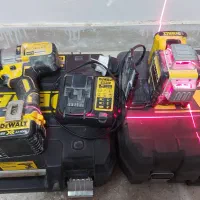 تراز لیزری و پیچگوشتی دریل چکشی شارژی دیوالت