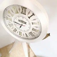 ساعت پایه‌دار