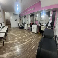 واگزاری سالن زیبایی فول امکانات بر خیابان اصلی|اجارهٔ دفتر کار، اتاق اداری، مطب|قم, هفت تیر|دیوار
