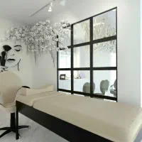 واگذاری سالن زیبایی مینیمال زیر قیمت