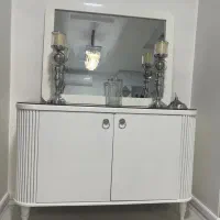 میز کنسول و اینه سفید