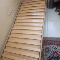 تخت وتشک سالم تمیز یک نفره