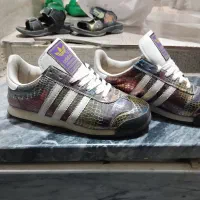 یک جفت کتونی آدیداس نونو