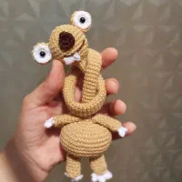عروسک بافتنی گردن دراز