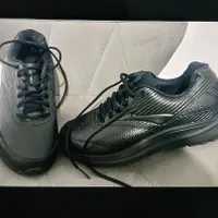 گمشده یک لنگه کتونی  مشکی  بروکس