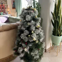 درخت کریسمس برفی