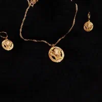 ست گردنبند و گوشواره طرح ورساچ