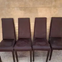۴عدد صندلی به فروش می‌رسد.