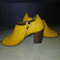 کفش پاشنه دار چرم