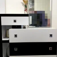 تخت خواب میز آرایش کمد به همراه یک عدد پاتختی